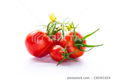 Natural farm tomatoes for healthy salad and cooking 130301854