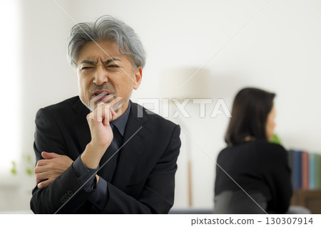 Image of a fighting middle-aged couple 130307914