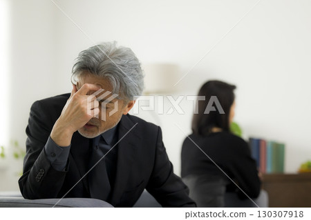 Image of a fighting middle-aged couple 130307918
