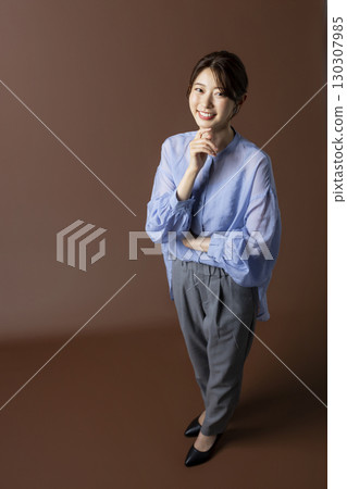 Female pointing 130307985