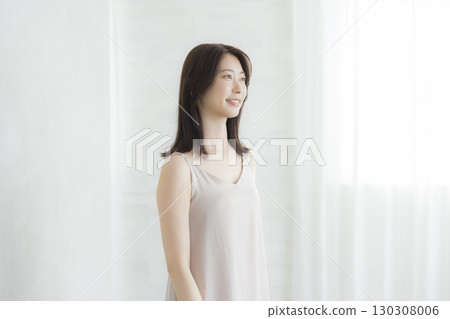 白色的一塊女人 白色的一塊女人 130308006