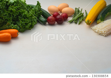 Low-carb diet: green and yellow vegetables 130308654