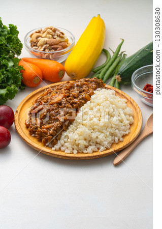 Low-carb diet curry cauliflower rice Low-carb diet curry cauliflower rice 130308680