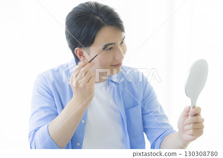 男人修飾眉毛 130308780