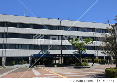 埼玉縣鴻巢市埼玉縣警察駕駛執照中心大樓 130308873