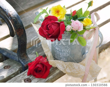 長椅上的玫瑰 長椅上的玫瑰 130310566