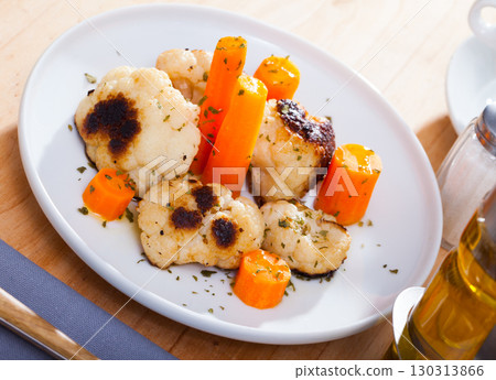 Roasted cauliflower and boiled carrot Roasted cauliflower and boiled carrot 130313866
