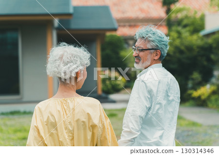Elderly couple's home 130314346