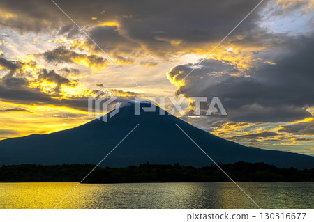 Clouds dyed in the morning sun and summer Fuji from Lake Tanuki 130316677