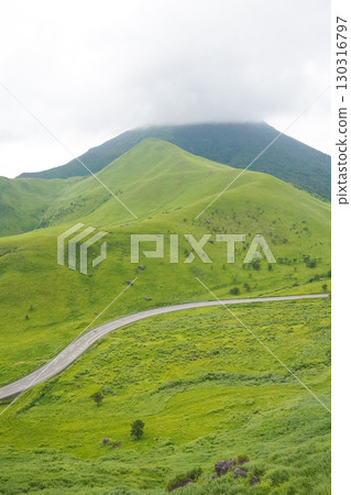 Oita Prefecture, Yufuin, Mount Yufu, Yamanami Highway 130316797