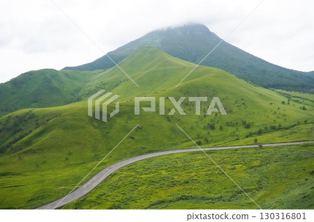 Oita Prefecture, Yufuin, Mount Yufu, Yamanami Highway 130316801