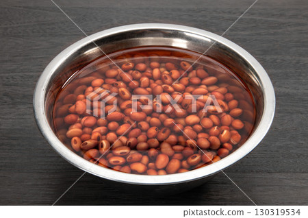 Dried red soybeans from Kawanishi Town, Yamagata Prefecture, rehydrated in water Dried red soybeans from Kawanishi Town, Yamagata Prefecture, rehydrated in water 130319534