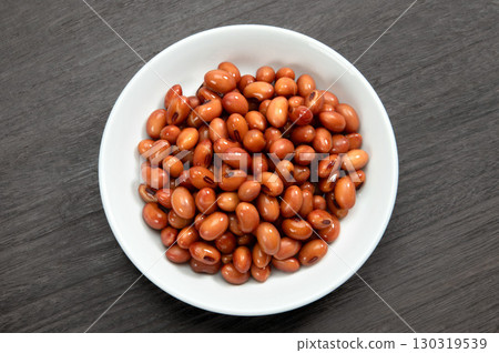 Dried red soybeans from Kawanishi Town, Yamagata Prefecture, rehydrated in water Dried red soybeans from Kawanishi Town, Yamagata Prefecture, rehydrated in water 130319539
