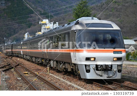 火車 電氣列車 特快 130319739