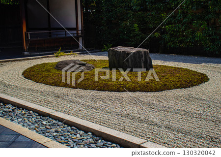 【京都風光】龍源院：獨特而令人印象深刻的禪宗花園 130320042