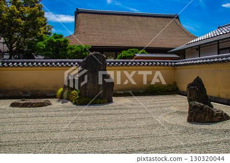 [Kyoto Scenery] Ryugen-in Temple: Unique and Impressive Zen Gardens 130320044