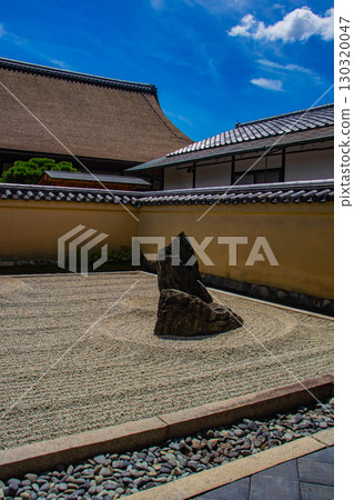 [Kyoto Scenery] Ryugen-in Temple: Unique and Impressive Zen Gardens 130320047