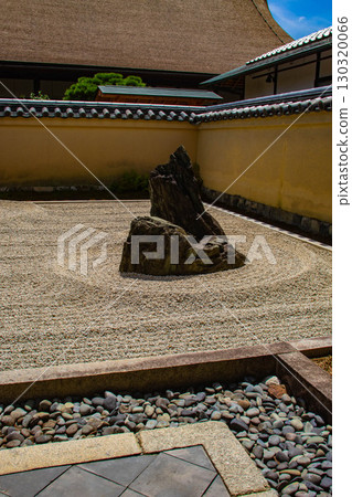 [Kyoto Scenery] Ryugen-in Temple: Unique and Impressive Zen Gardens 130320066