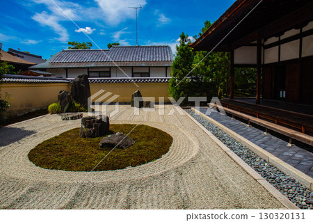 [Kyoto Scenery] Ryugen-in Temple: Unique and Impressive Zen Gardens 130320131