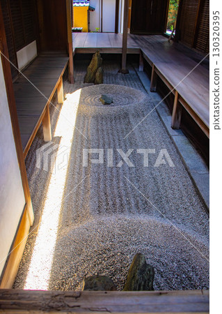 [Kyoto Scenery] Ryugen-in Temple: Unique and Impressive Zen Gardens 130320395