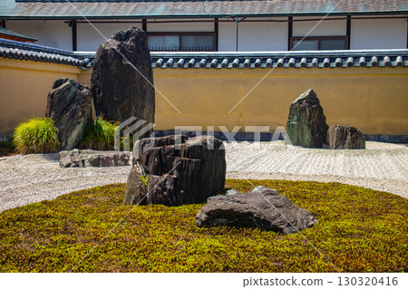 【京都風光】龍源院：獨特而令人印象深刻的禪宗花園 130320416