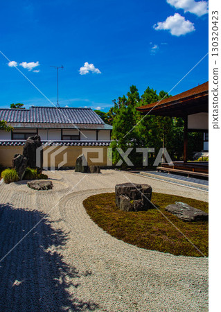 [Kyoto Scenery] Ryugen-in Temple: Unique and Impressive Zen Gardens 130320423