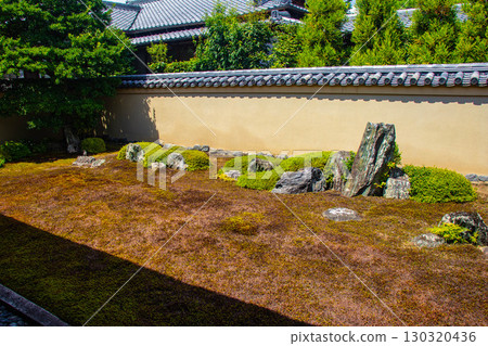 【京都風光】龍源院：獨特而令人印象深刻的禪宗花園 130320436