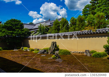 【京都風光】龍源院:獨特而令人印象深刻的禪宗花園 【京都風光】龍源院:獨特而令人印象深刻的禪宗花園 130320440