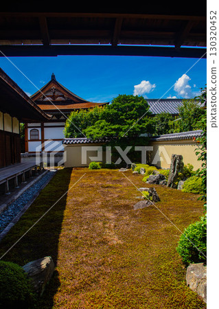 [Kyoto Scenery] Ryugen-in Temple: Unique and Impressive Zen Gardens 130320452