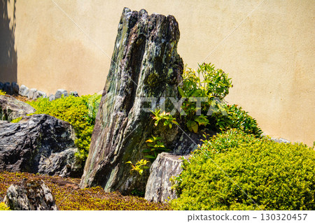 [Kyoto Scenery] Ryugen-in Temple: Unique and Impressive Zen Gardens 130320457