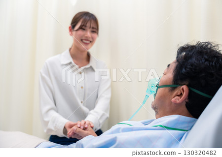 男子使用呼吸機，家人被緊急送往醫院 130320482