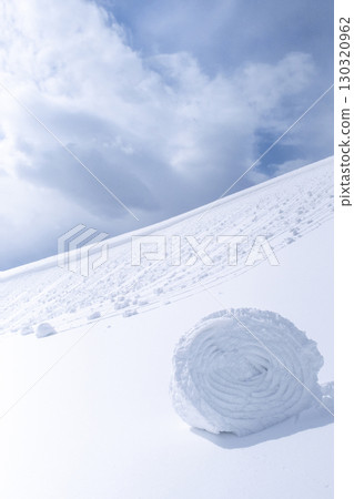 Snowy landscape of Tottori Sand Dunes 130320962