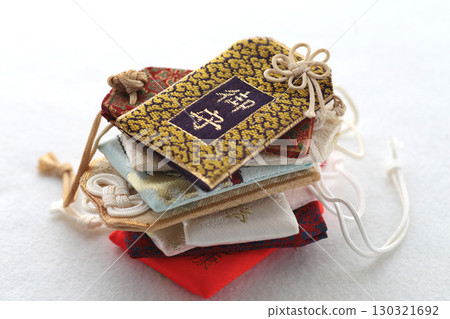 Many charms that I couldn't throw away and had trouble disposing of Many charms that I couldn't throw away and had trouble disposing of 130321692