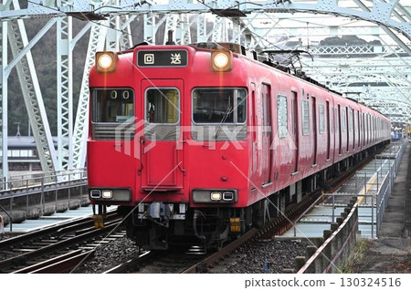 名鐵100系列列車清晨穿越犬山大橋 130324516