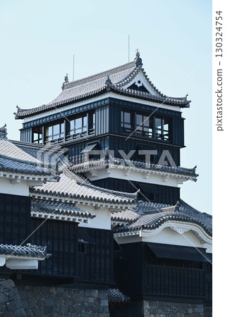 The restored Kumamoto Castle tower 130324754
