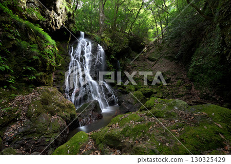 Okudanawa Falls (Okudanawa, Obama City, Fukui Prefecture) 130325429