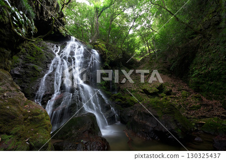 Okudanawa Falls (Okudanawa, Obama City, Fukui Prefecture) 130325437