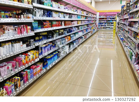 Drug store 130327292