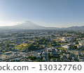 富士山和城市的鳥瞰圖 130327760