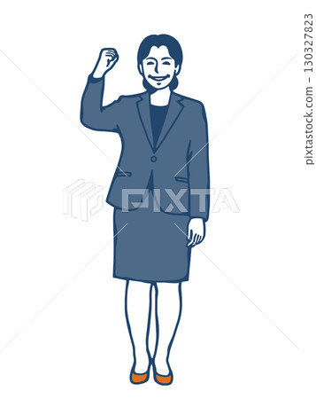 一位身著西裝、微笑的女商人揮拳 130327823