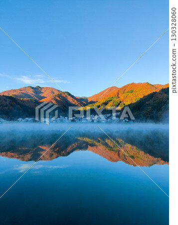 Lake Nakatsuna (autumn) 130328060