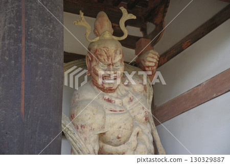 法隆寺內門的金剛力士像 130329887