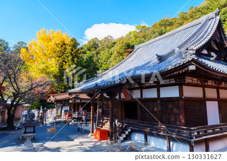 被秋葉包圍的寶勝寺 130331627