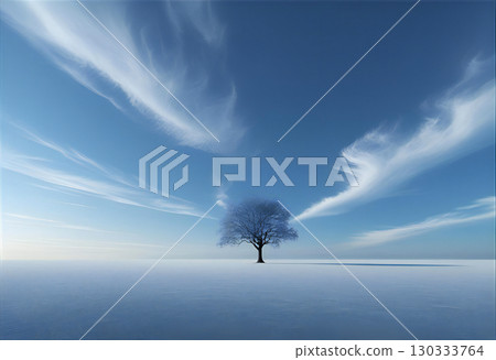 樹木和藍天矗立在原始的雪原上 130333764