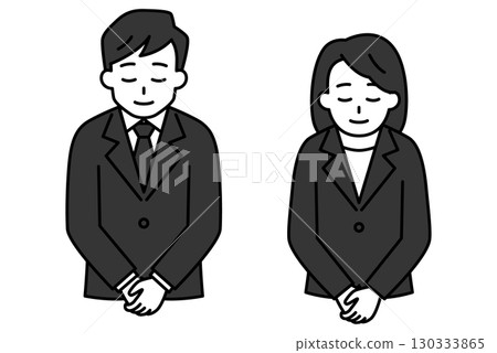 一群穿著黑色西裝的男人和女人鞠躬 130333865