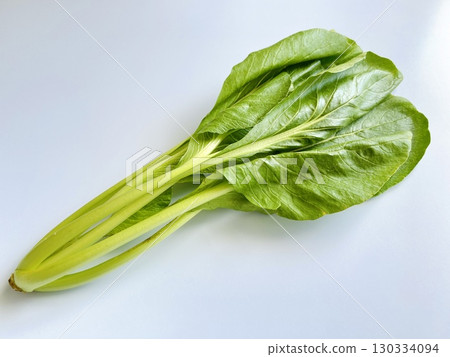 Komatsuna white background 130334094