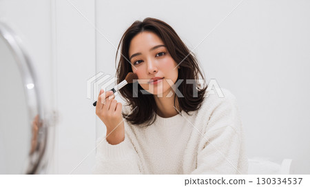 美麗的日本女人化妝 美麗的日本女人化妝 130334537