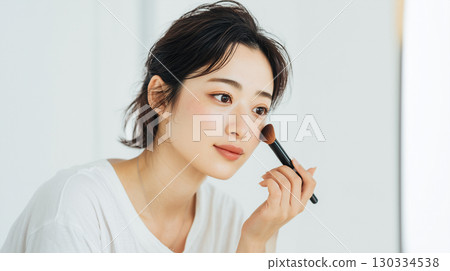 美麗的日本女人化妝 美麗的日本女人化妝 130334538