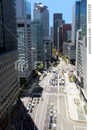 從東側高處俯瞰JR大阪站 130335326