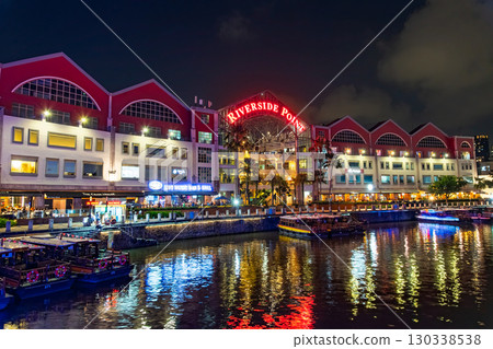 新加坡克拉碼頭燈火輝煌的街道 130338538